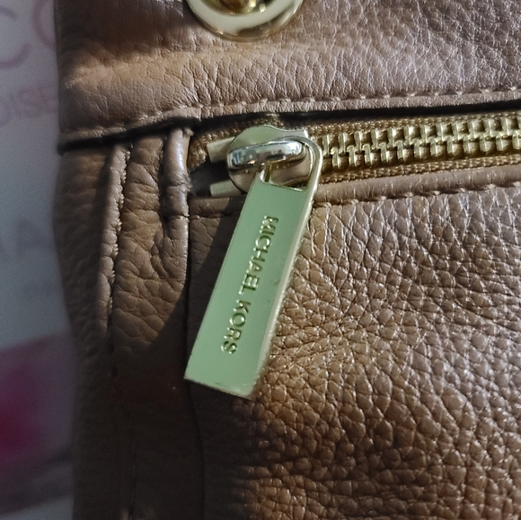 Authentic Michael Kors purse - Picture 4 of 5